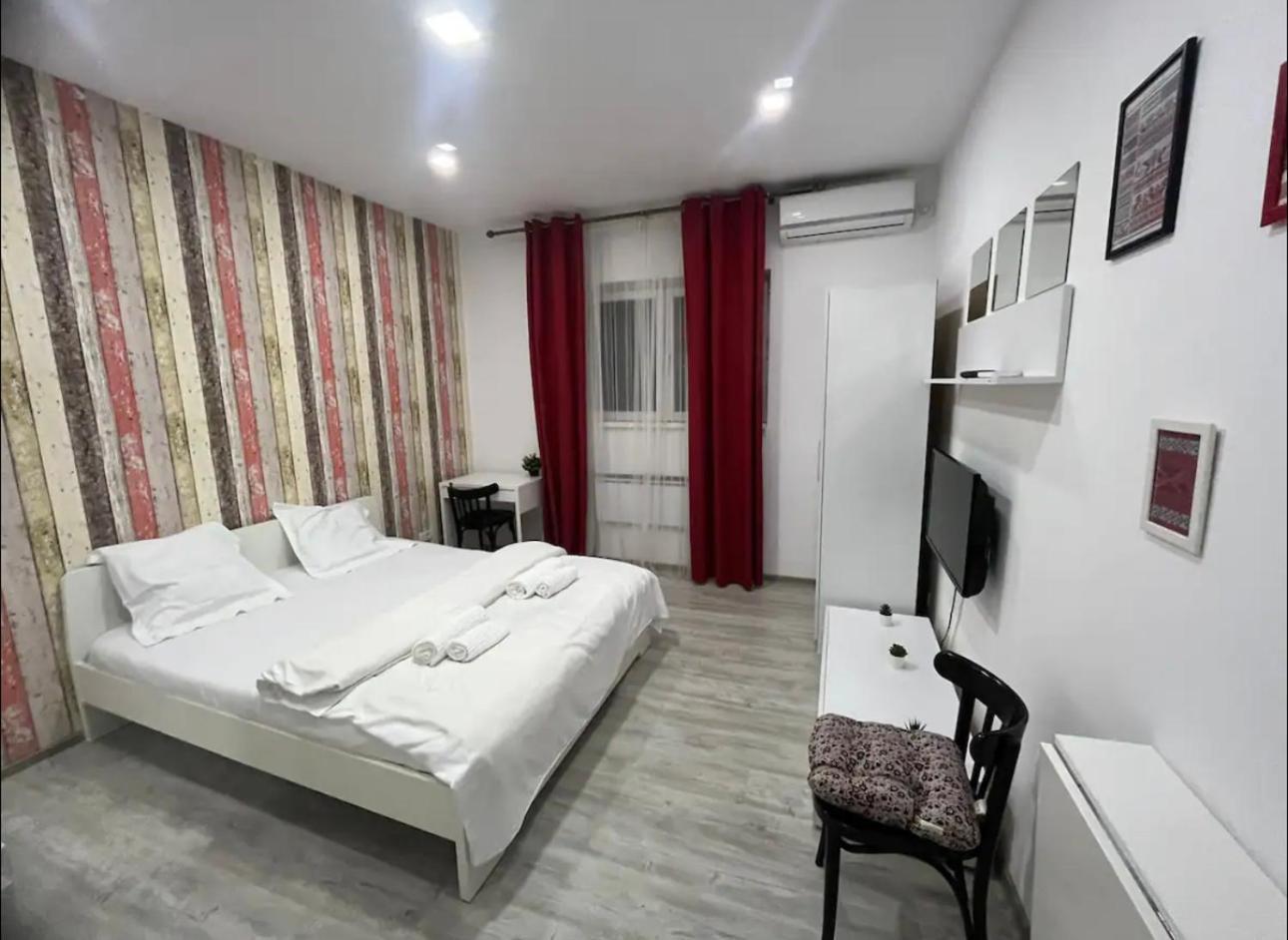 Amazing Location In The City Center Bucureşti Exterior foto